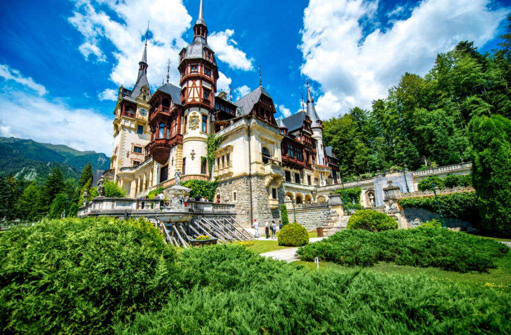 Chateau de Peles en transylvannie (roumanie). Visiter la Roumanie sur les traces de Dracula.