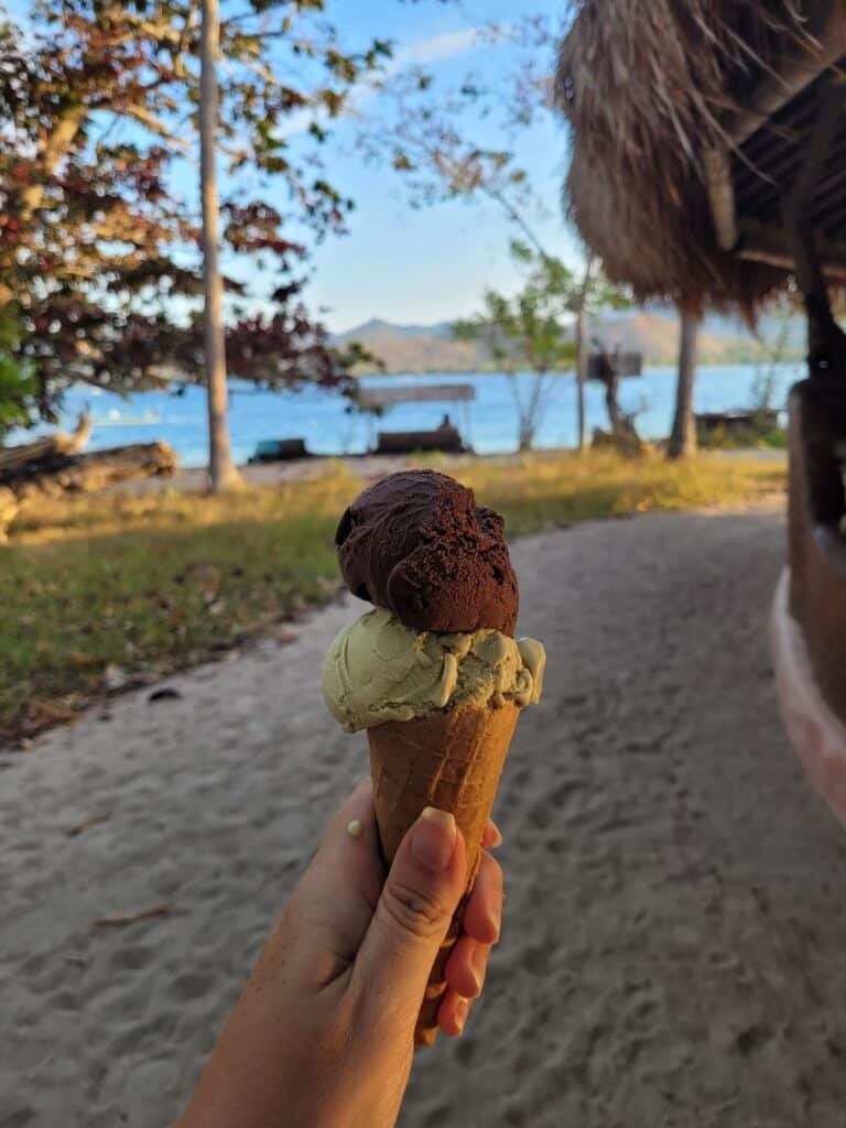 slow life glaces gili asahan