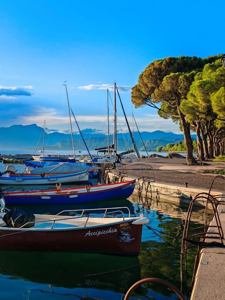 Lazise petit village au bord du lac de garde